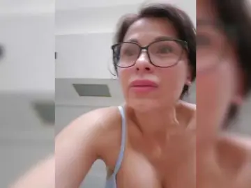 Bongacams Nude Webcam of SophieMary