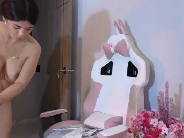 Bongacams Live Sex Cam of Cloesweety