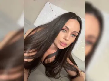 Bongacams Best live sex cam show of -Hennessy-
