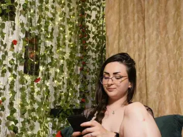 Bongacams Free Porn Cam of NaughtYHomemadE