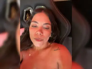 Bongacams Watch Live Sex Cams of APRILHILL