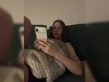 Bongacams Watch Live Sex Cams of IRAONIC