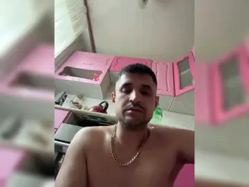 Bongacams Free Porn Cam of VIP17CoupleDream