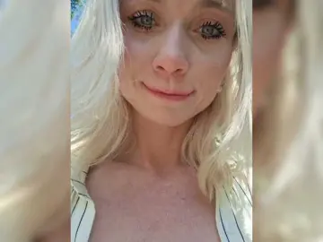 Bongacams Free Porn Cam of AlinaLoves