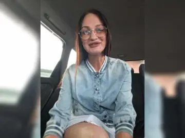 Bongacams Watch Live Sex Cams of ALICEm