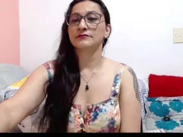 Bongacams Free Live Porn of KarinaSuarez1