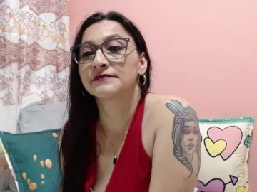 Bongacams Adult Video Chat of KarinaSuarez1