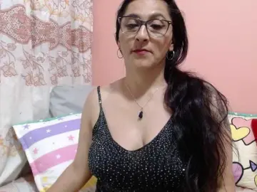 Bongacams Best Webcam of KarinaSuarez1