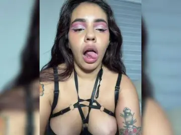 Bongacams Free Porn Cam of ElenaXMelody