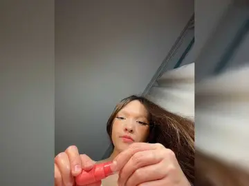 Bongacams Watch Live Sex Cams of Cute-Lolly