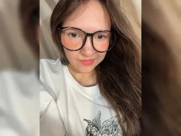 Bongacams Watch Live Sex Cams of Cute-Lolly