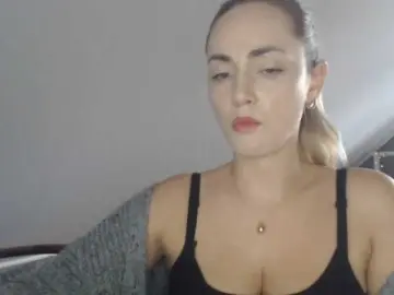 Bongacams Live Sex Cam of ScarlettXQueen