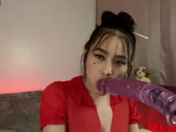 Bongacams Live Sex Cam of ElyeRoss