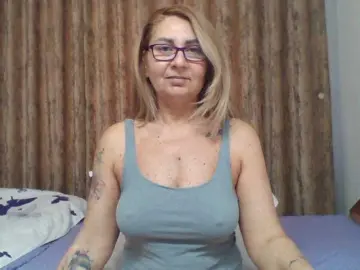 Bongacams Nude Webcam of chaudeevely