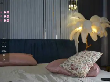 Bongacams Best live sex cam show of fire-girls