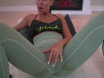 Bongacams Live Porn of MyaBlack
