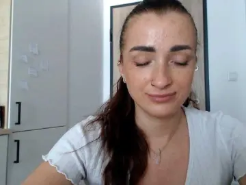 Bongacams Watch Live Sex Cams of LorennePlay
