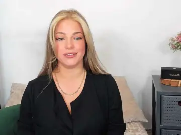 Bongacams Free Porn Cam of LilyTop