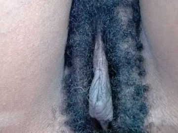 Bongacams Sex Cam of Skinybitchx