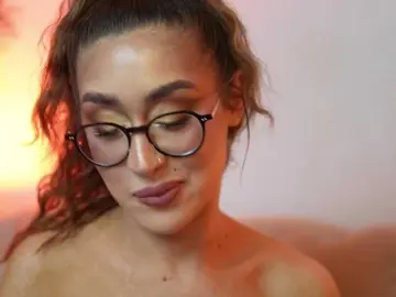 Bongacams Free Porn Cam of AileenKiss