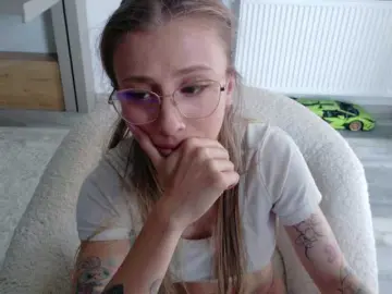 Bongacams Adult Webcams of DiddySweet1