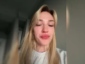 Bongacams Nude Webcam of Looonacom