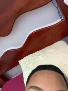 Cam4 Live Porn of Uelingtonmoreno