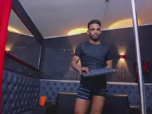 Cam4 Live Porn of dominic_max1