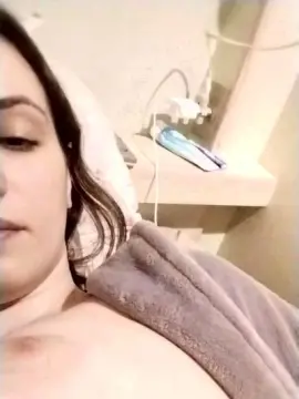 Cam4 Live Porn of carolnooff