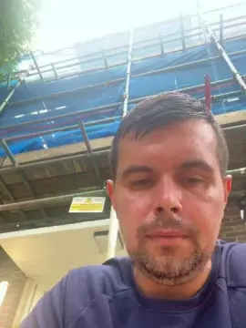 Cam4 Live Sex of Leo_Iron