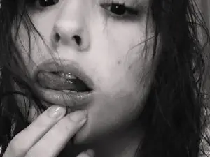 Cam4 Adult Webcam of LoriannMeinert