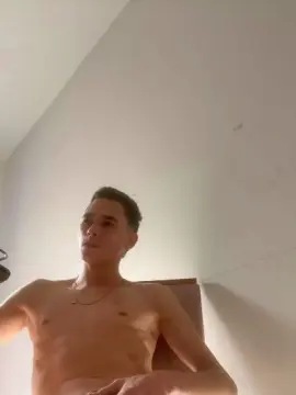 Cam4 Watch Live Sex Cams of branquinho62go