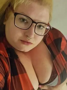 Cam4 Live Sex Cam of MarilynLuvsYuh