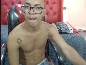 Cam4 Adult Webcam of maximiliano_ho