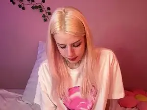 Cam4 Free Live Porn of KathieGrierson