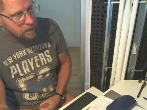 Cam4 Free Live Porn of Sexsklave01