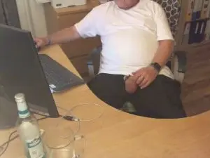Cam4 Free Porn Cam of BarefootD