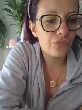 Cam4 Live Porn of cerise132