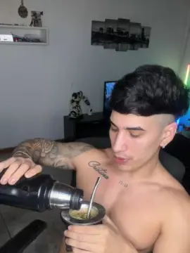 Cam4 Free Live Porn of kingofnewage777