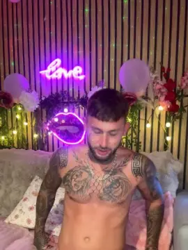 Cam4 Live Sex Cam of Loretino1