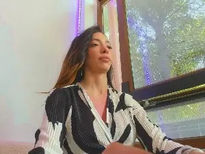 Cam4 Live Sex of LaylaNoor_
