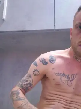 Cam4 Free Live Porn of Luigiscarrone
