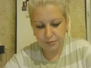 Cam4 Live Sex of IpinaZara
