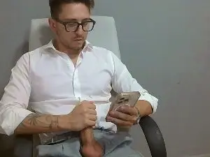 Cam4 Live Porn of masterboss_
