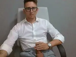 Cam4 Live Sex Cam of masterboss_