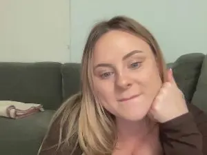 Cam4 Free Live Porn of tigoldbitties