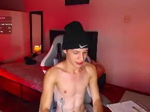 Cam4 Nude Webcam of santiagocutexxx
