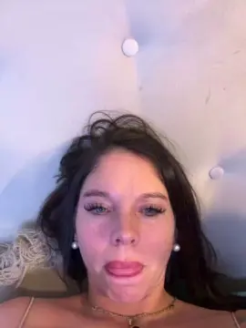 Cam4 Watch Live Sex Cams of Clohe