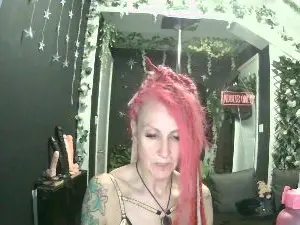 Cam4 Free Live Porn of SkySparks