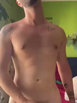 Cam4 Free Live Porn of dick_bananas